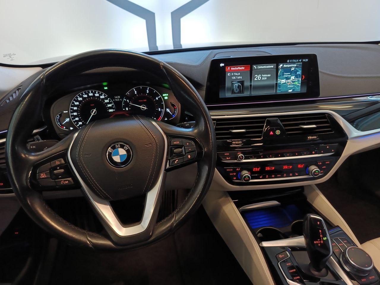 BMW 520 d aut. Touring Luxury - 11