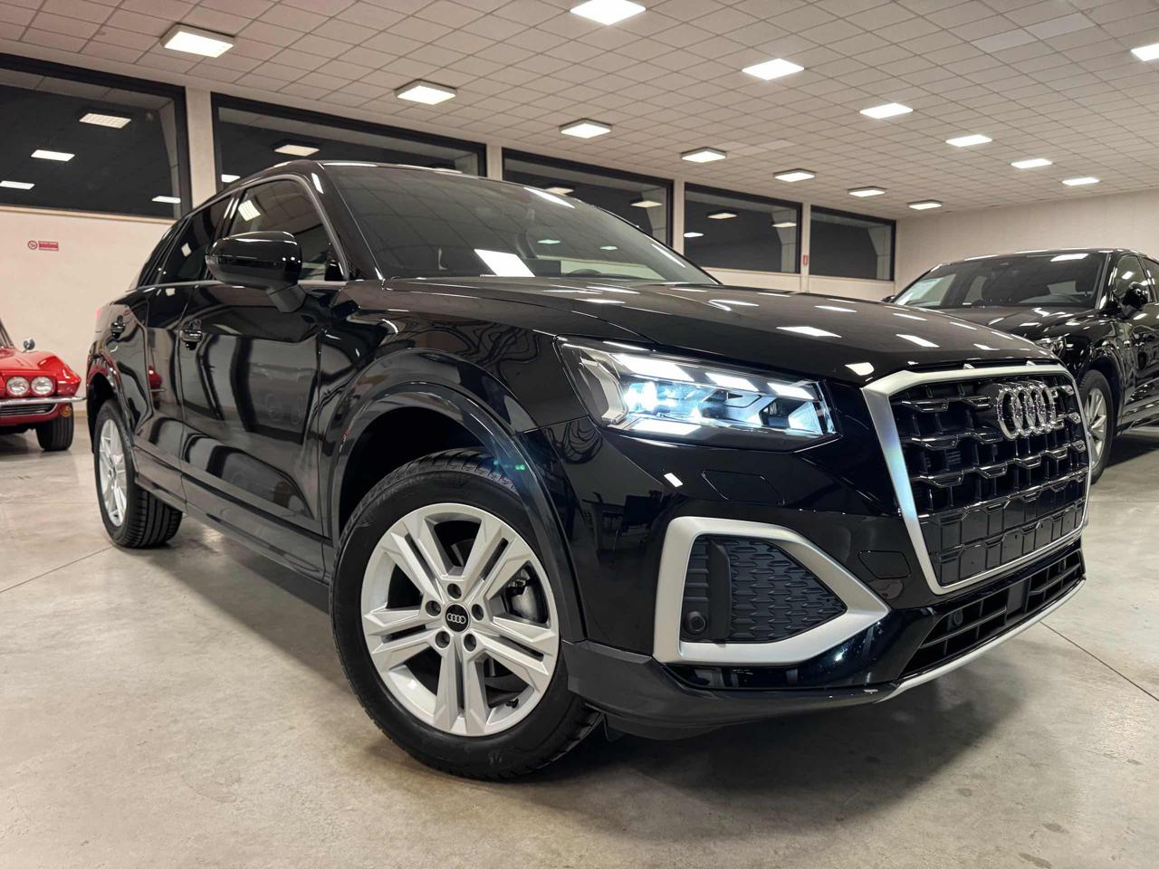 AUDI Q2 30 TFSI Business Advanced Fari Matrix - 3