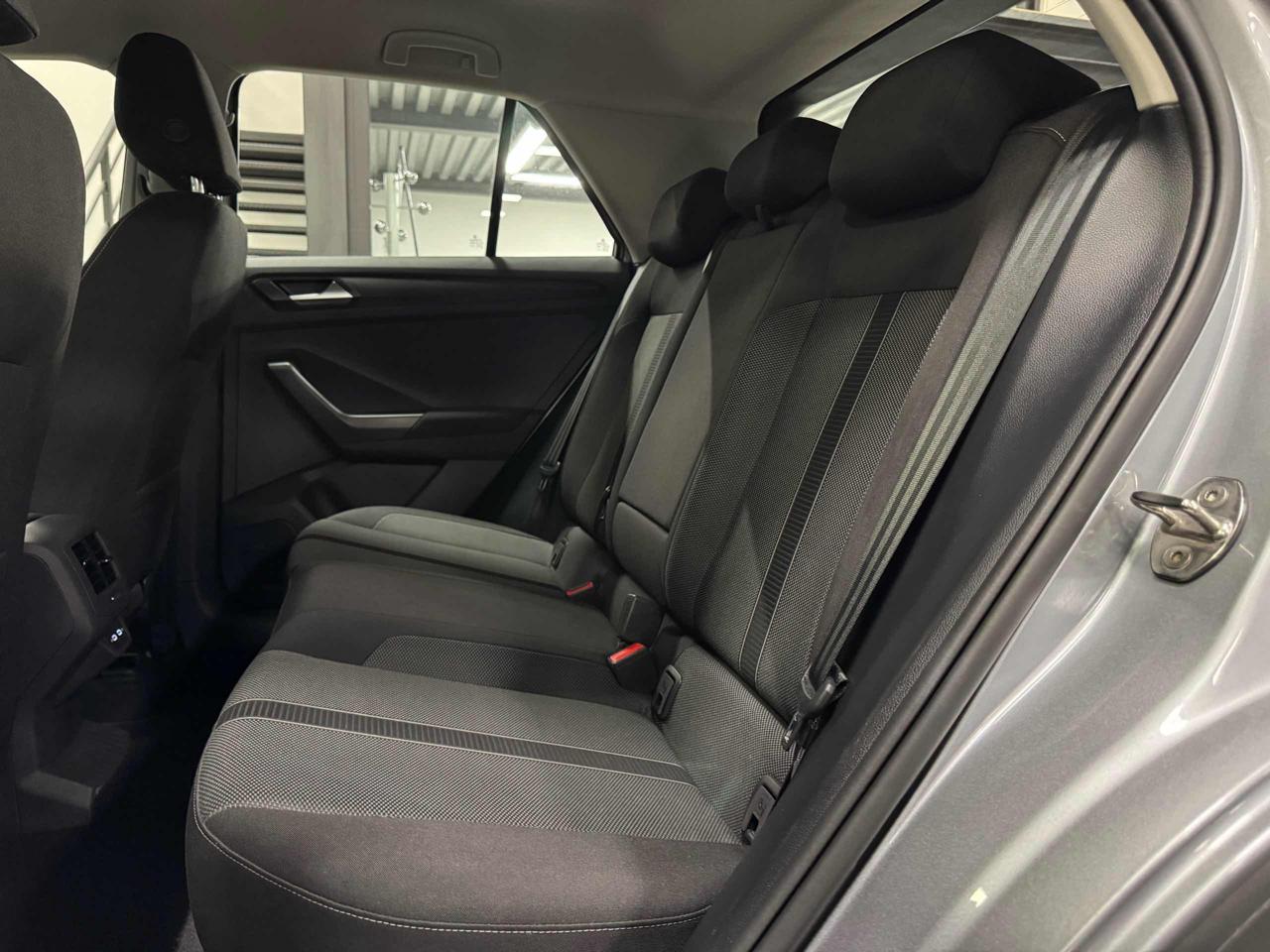 VOLKSWAGEN T-Roc 1.5 TSI ACT DSG Life - 18