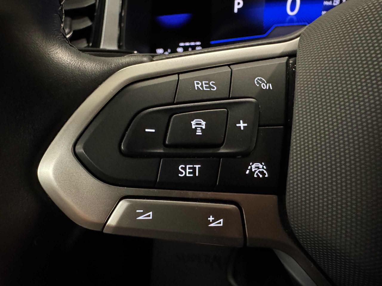 VOLKSWAGEN T-Roc 1.5 TSI ACT DSG Life - 22