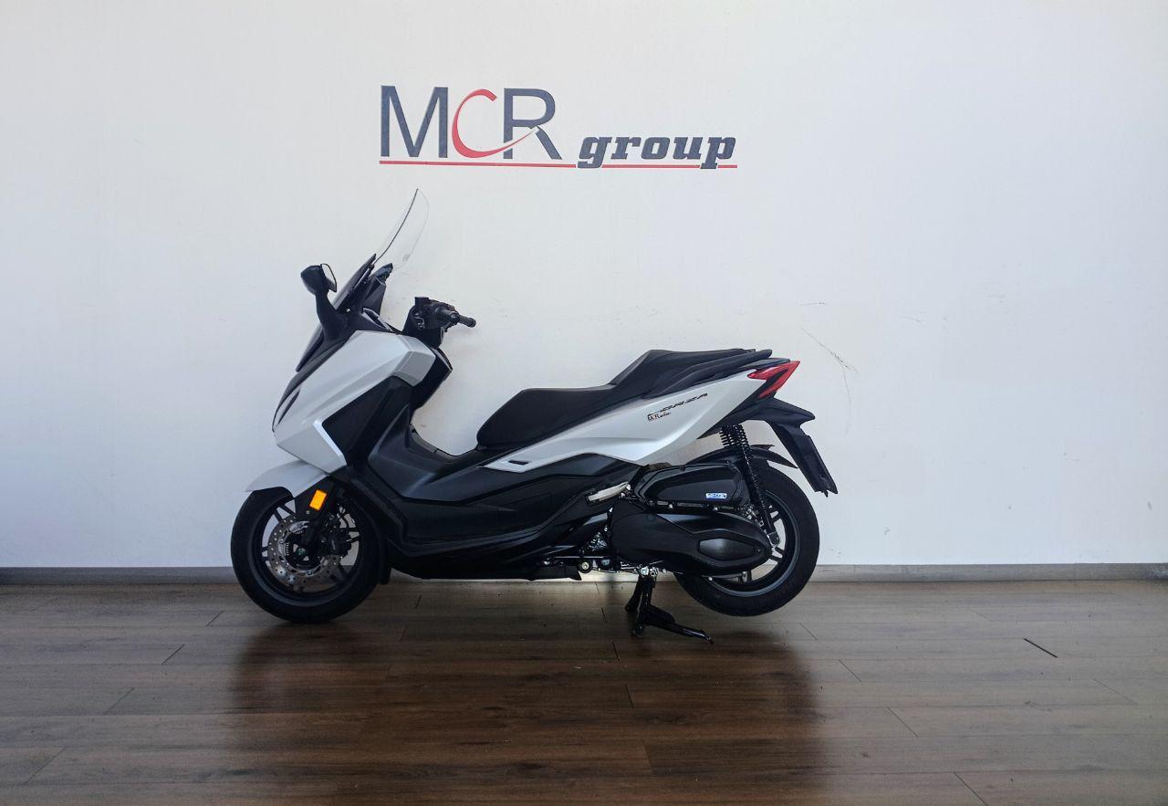 HONDA Forza 350 . - 2