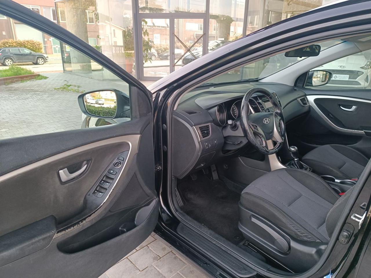 HYUNDAI i30 Wagon 1.6 CRDi Comfort - 15