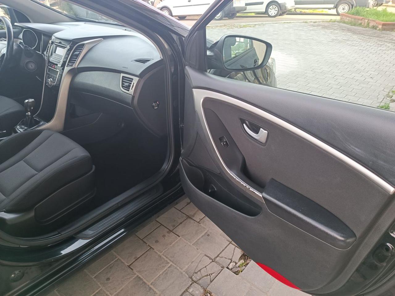 HYUNDAI i30 Wagon 1.6 CRDi Comfort - 26