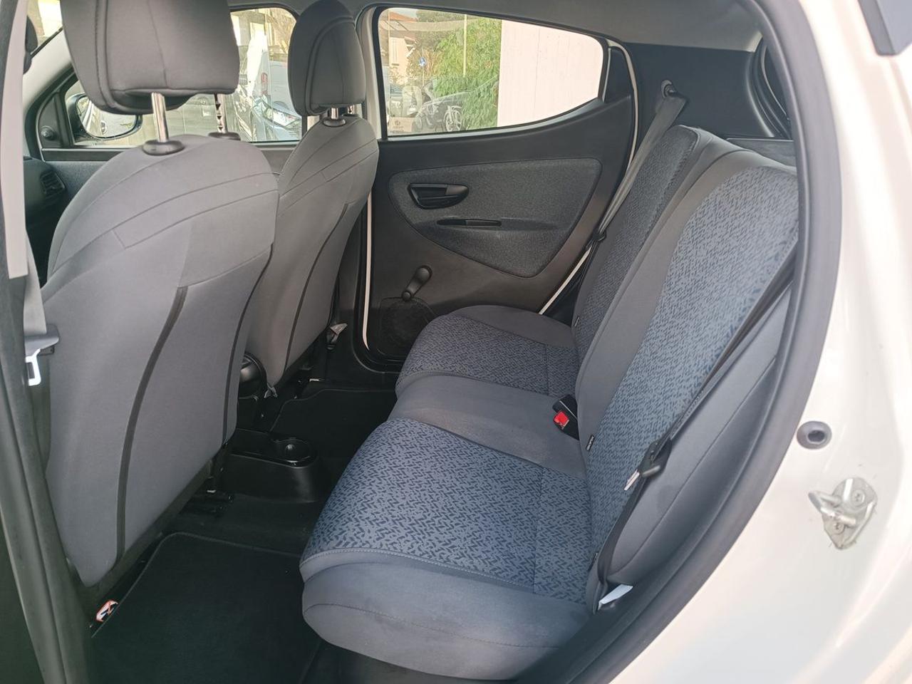 LANCIA Ypsilon 1.0 FireFly 5 porte S&S Hybrid Ecochic Silver - 6