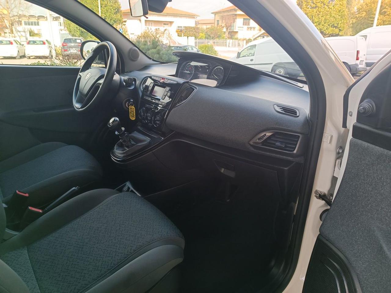 LANCIA Ypsilon 1.0 FireFly 5 porte S&S Hybrid Ecochic Silver - 12