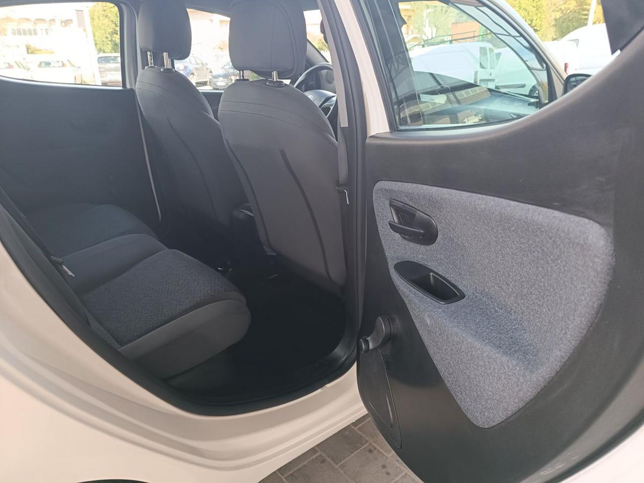 LANCIA Ypsilon 1.0 FireFly 5 porte S&S Hybrid Ecochic Silver - 10