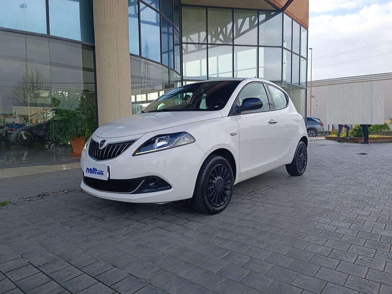 LANCIA Ypsilon 1.0 FireFly 5 porte S&S Hybrid Ecochic Silver - 25