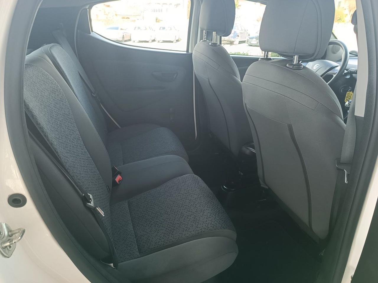 LANCIA Ypsilon 1.0 FireFly 5 porte S&S Hybrid Ecochic Silver - 9