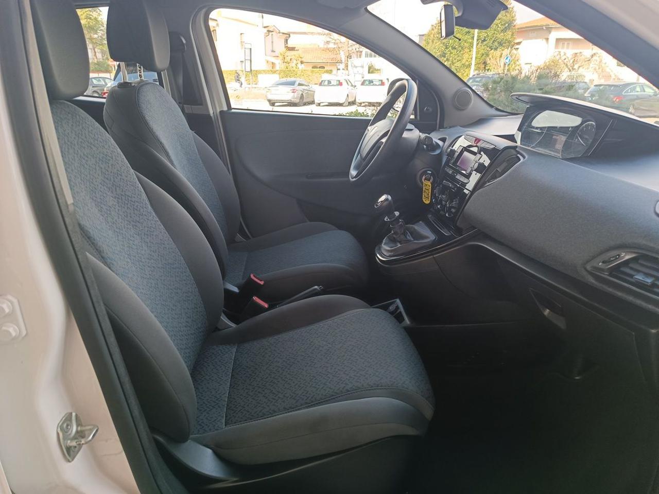 LANCIA Ypsilon 1.0 FireFly 5 porte S&S Hybrid Ecochic Silver - 11