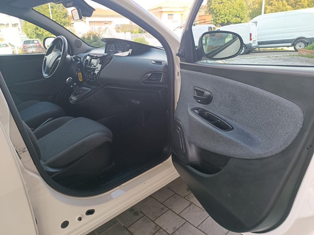 LANCIA Ypsilon 1.0 FireFly 5 porte S&S Hybrid Ecochic Silver - 13