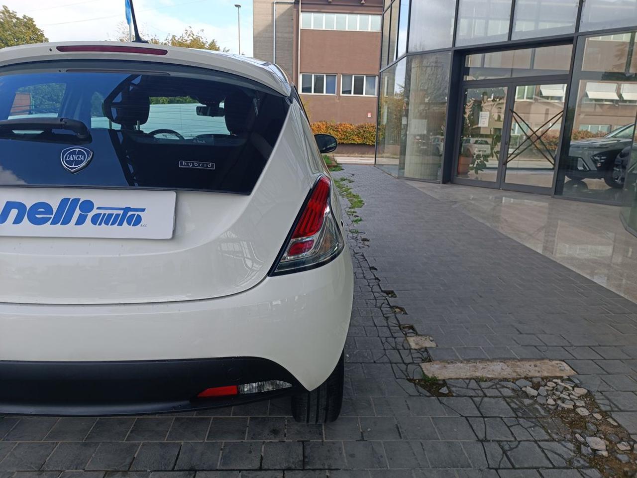 LANCIA Ypsilon 1.0 FireFly 5 porte S&S Hybrid Ecochic Silver - 20