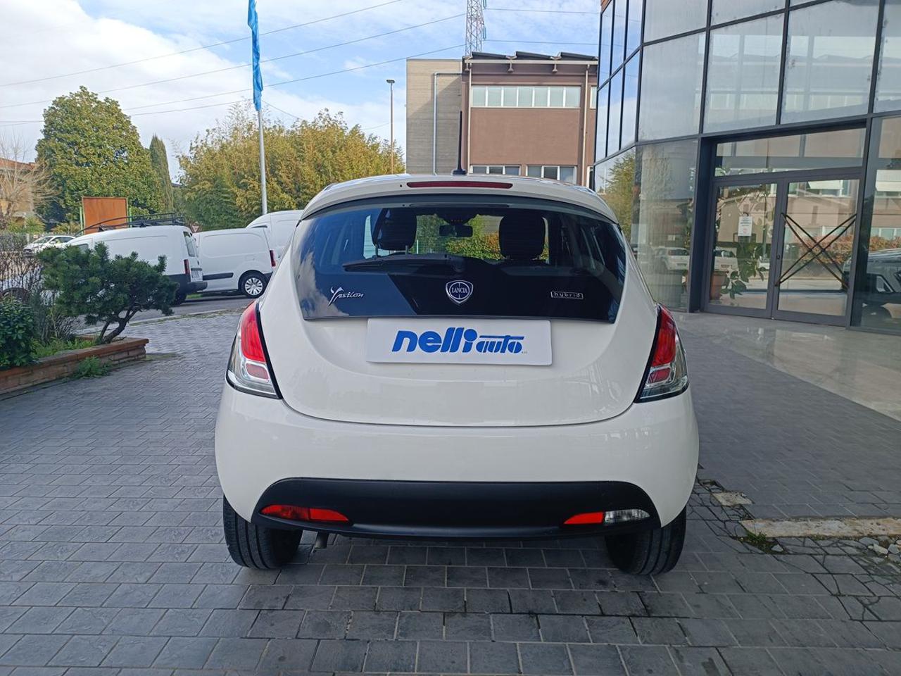 LANCIA Ypsilon 1.0 FireFly 5 porte S&S Hybrid Ecochic Silver - 21