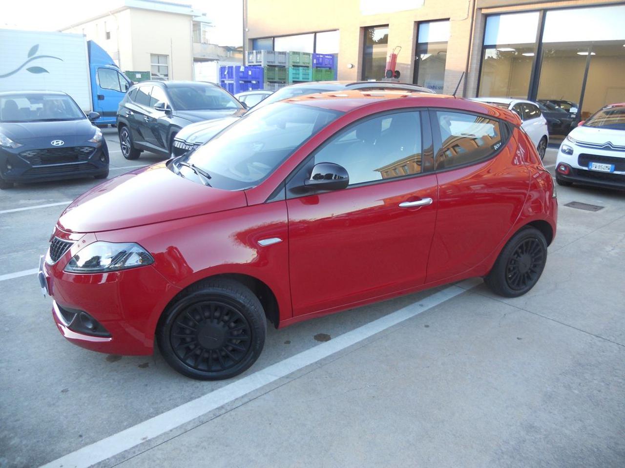 LANCIA Ypsilon 1.0 FireFly 5 porte S&S Hybrid Silver - 2