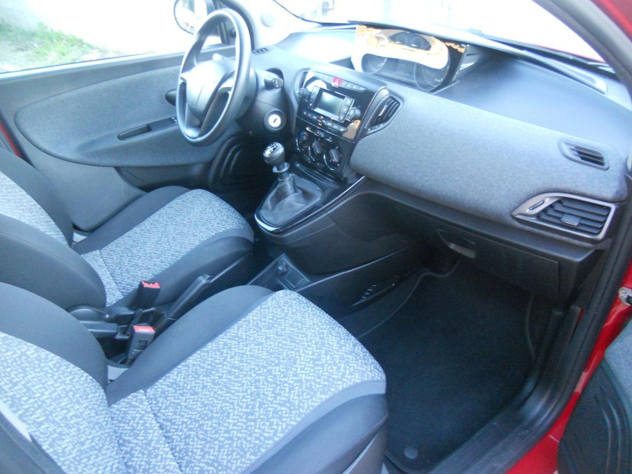 LANCIA Ypsilon 1.0 FireFly 5 porte S&S Hybrid Silver - 12