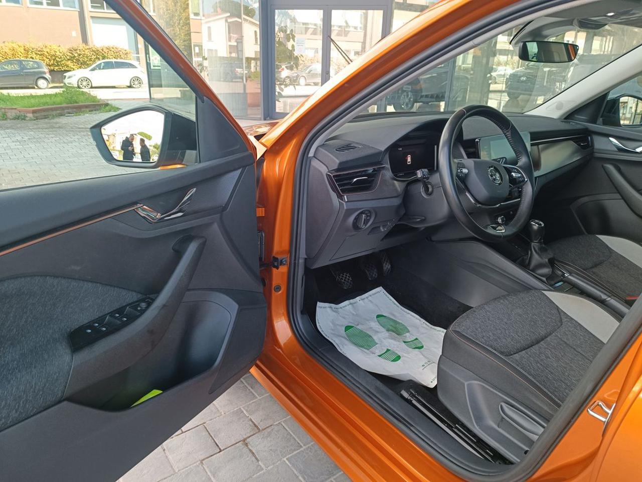 SKODA Kamiq 1.0 TSI 110 CV DSG Black Dots - 15