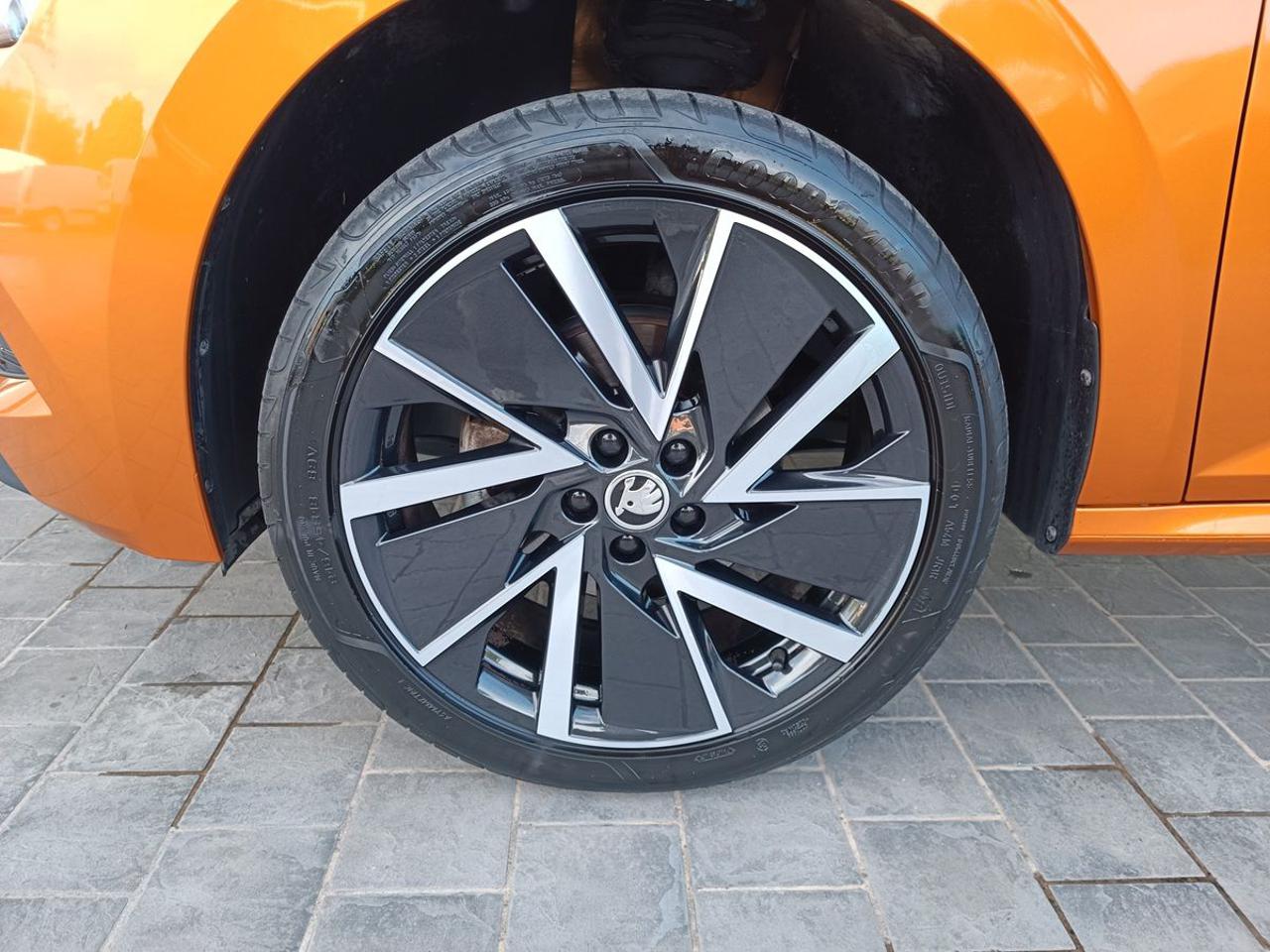 SKODA Kamiq 1.0 TSI 110 CV DSG Black Dots - 14