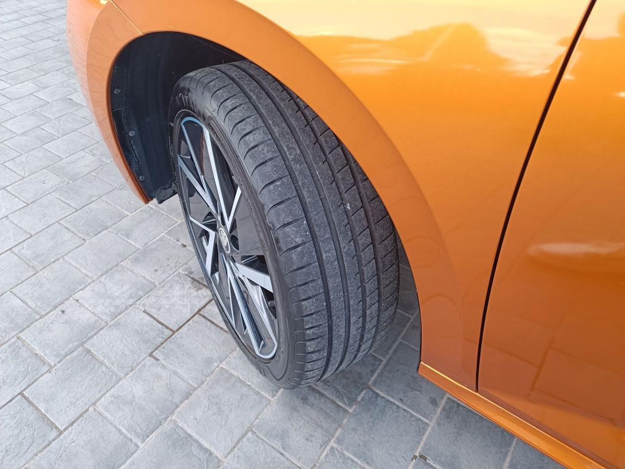 SKODA Kamiq 1.0 TSI 110 CV DSG Black Dots - 26