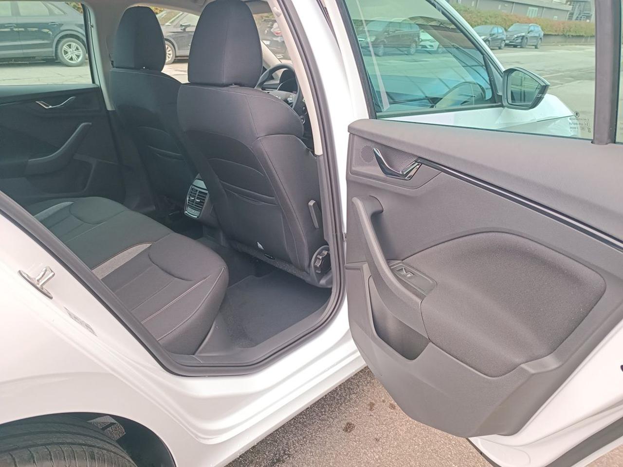 SKODA Kamiq 1.0 TSI 115 CV DSG Black Dots - 12