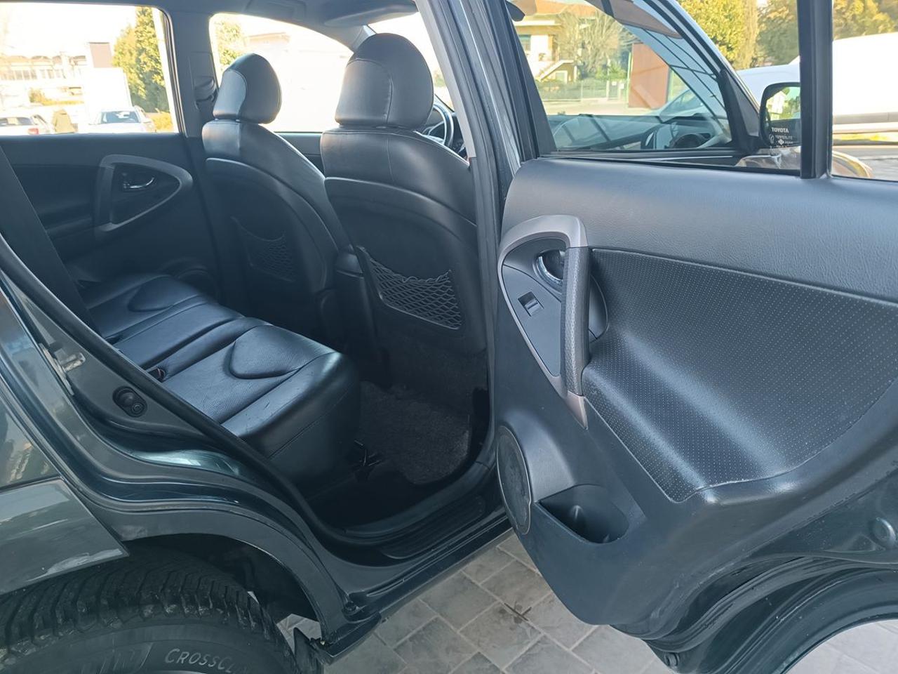 TOYOTA RAV 4 MY23 RAV4 2.2 D-4D 177 CV Luxury - 13