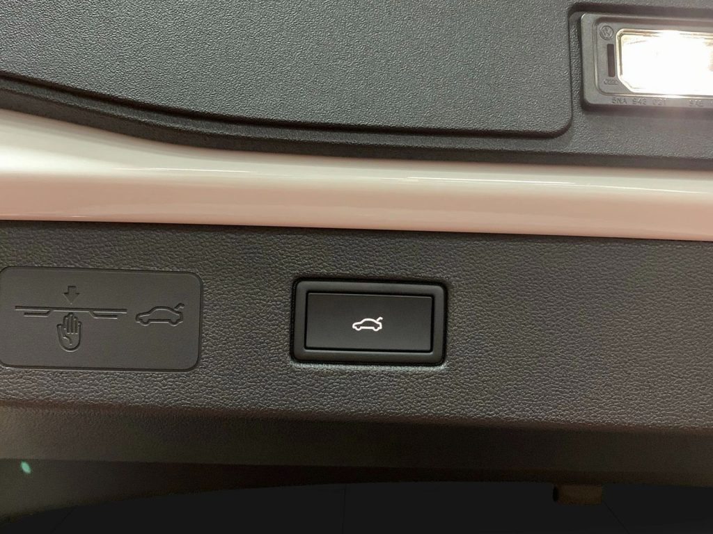 VOLKSWAGEN T-Roc 1.5 etsi style 115cv dsg - 28