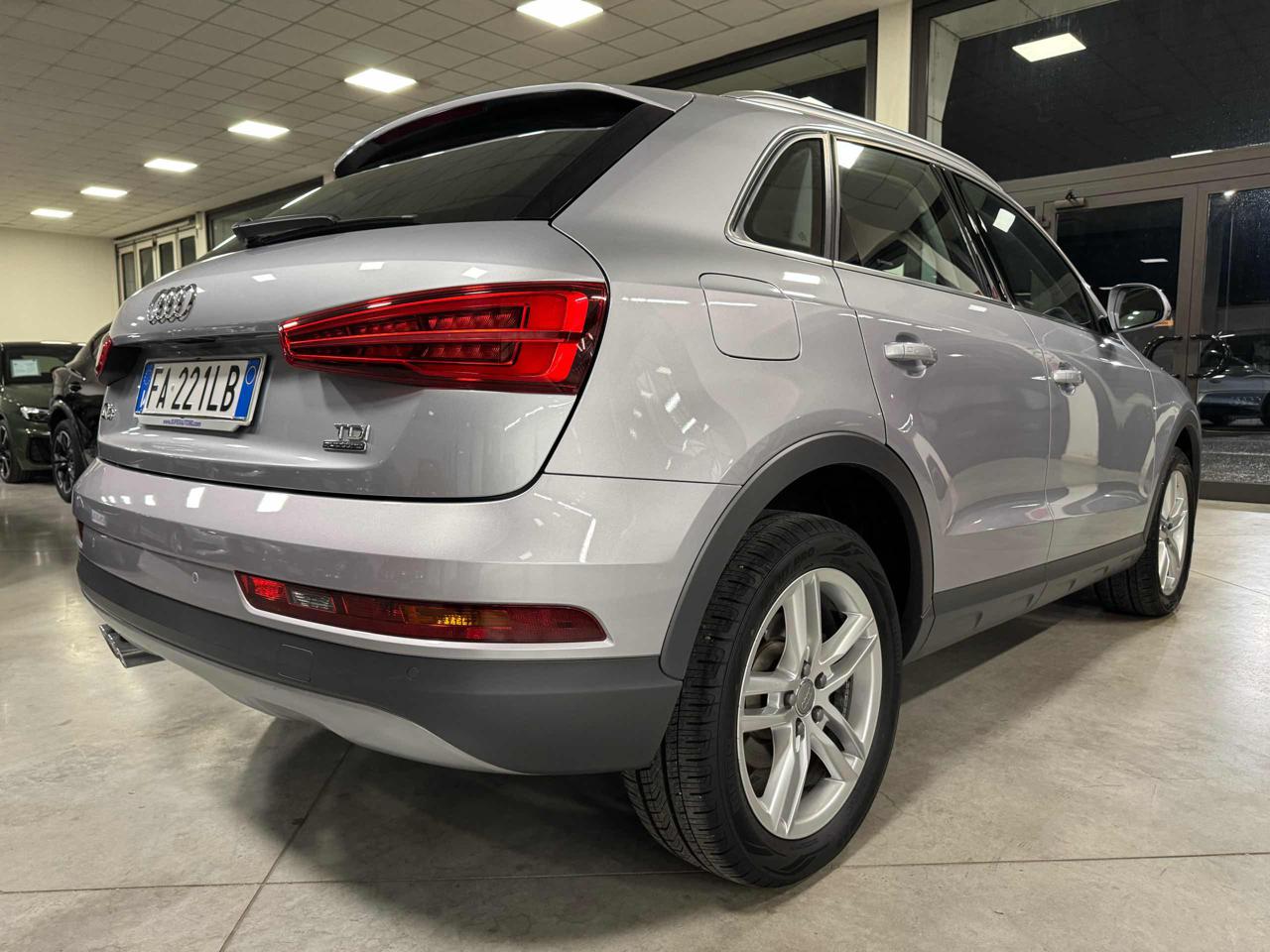 AUDI Q3 2.0 TDI 150 CV quattro S tronic Business - 4