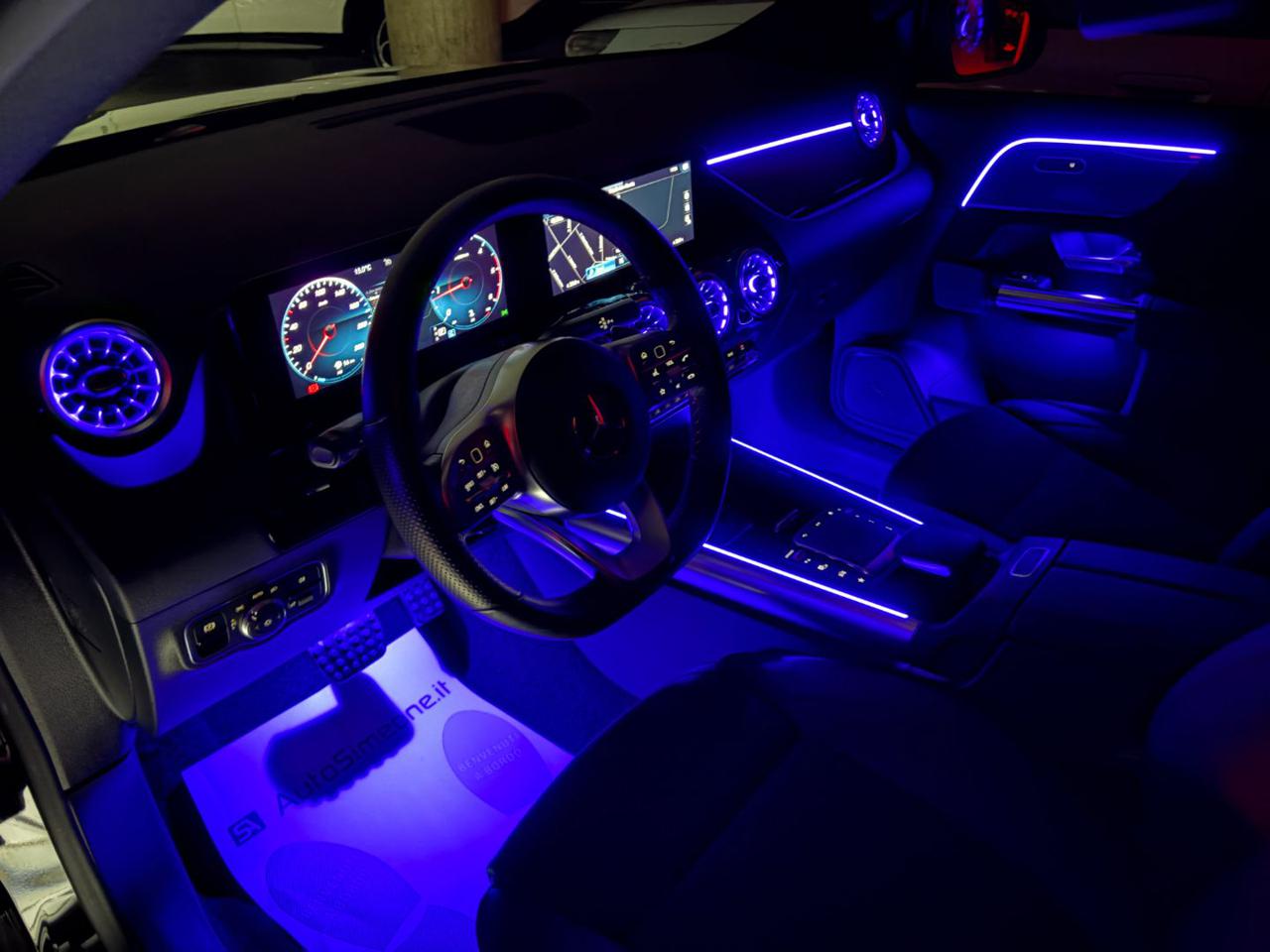 MERCEDES-BENZ GLA 200 d Automatic Premium Amg Pack Night - 18