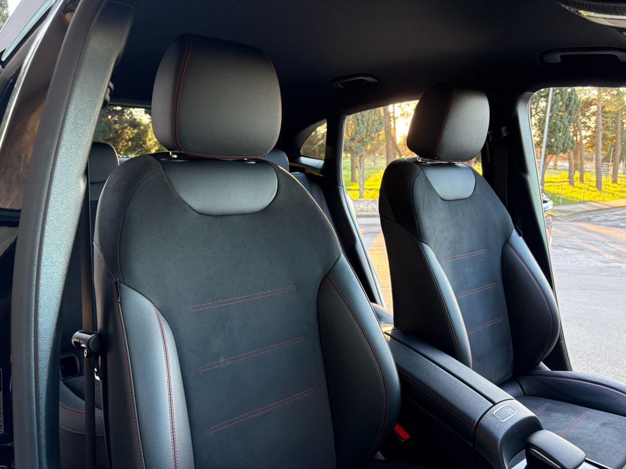 MERCEDES-BENZ GLA 200 d Automatic Premium Amg Pack Night - 22