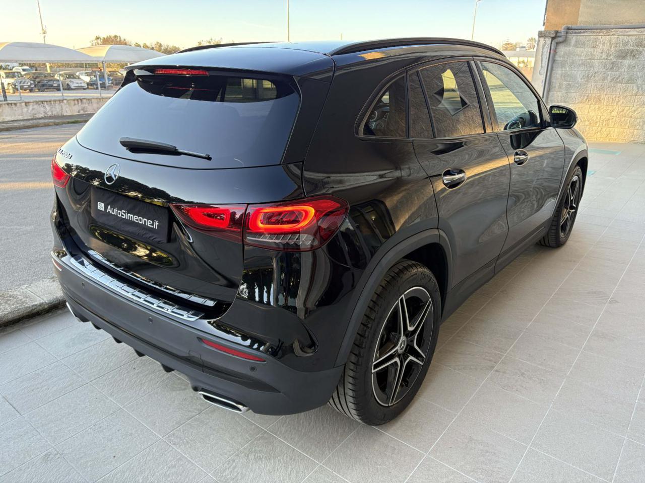 MERCEDES-BENZ GLA 200 d Automatic Premium Amg Pack Night - 6