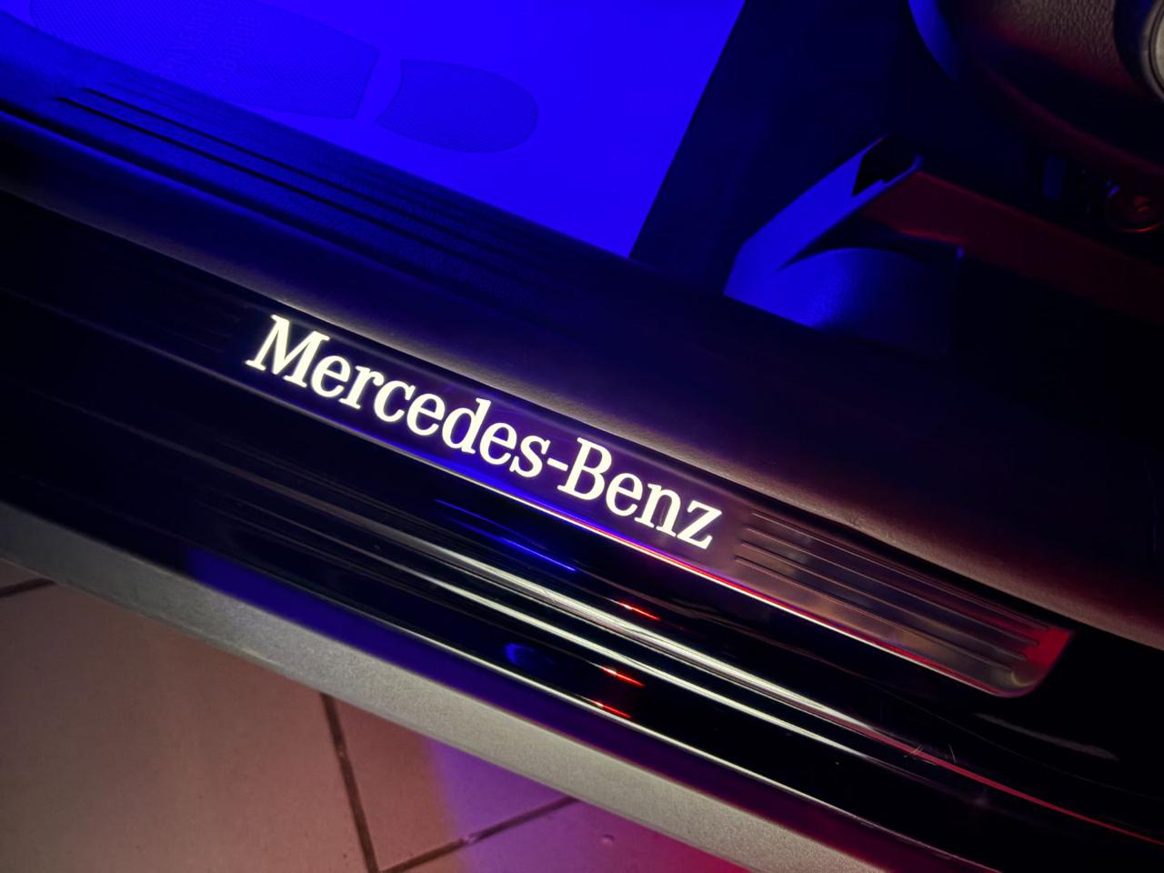 MERCEDES-BENZ GLA 200 d Automatic Premium Amg Pack Night - 19