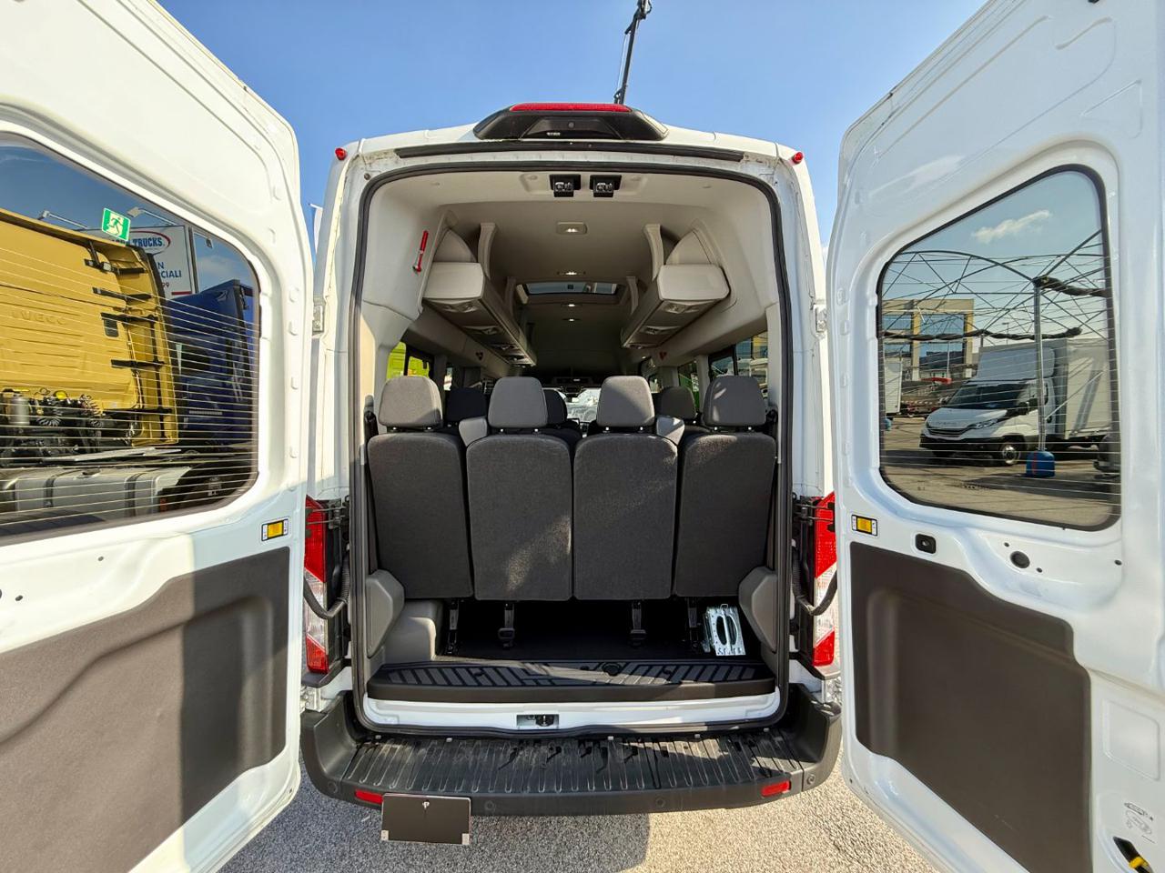 FORD TRANSIT MINIBUS 17 POSTI - 12