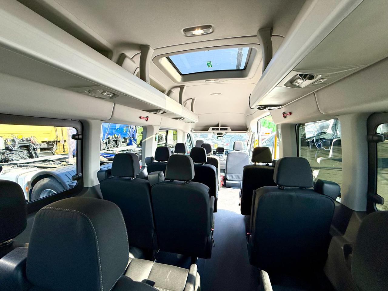 FORD TRANSIT MINIBUS 17 POSTI - 11