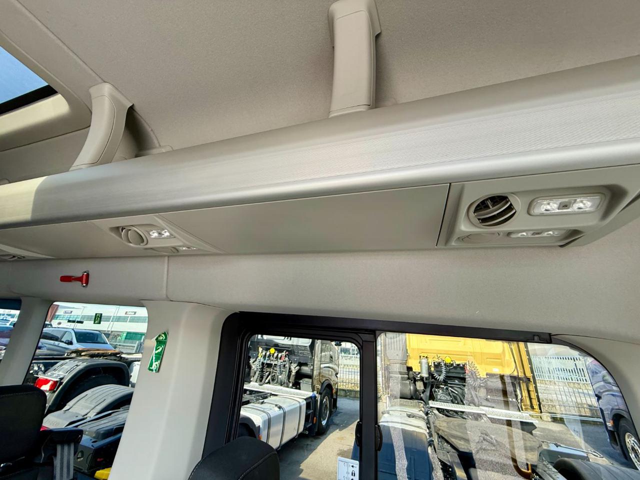 FORD TRANSIT MINIBUS 17 POSTI - 15