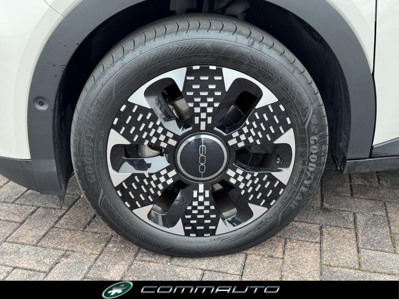 FIAT 600 Hybrid 101 CV DCT MHEV La Prima - 8