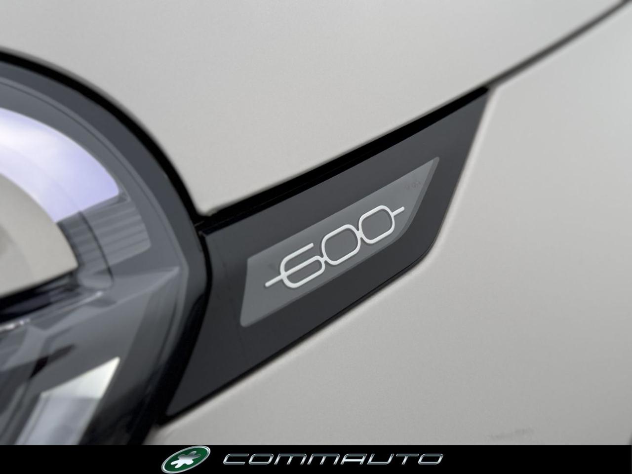 FIAT 600 Hybrid 101 CV DCT MHEV La Prima - 27