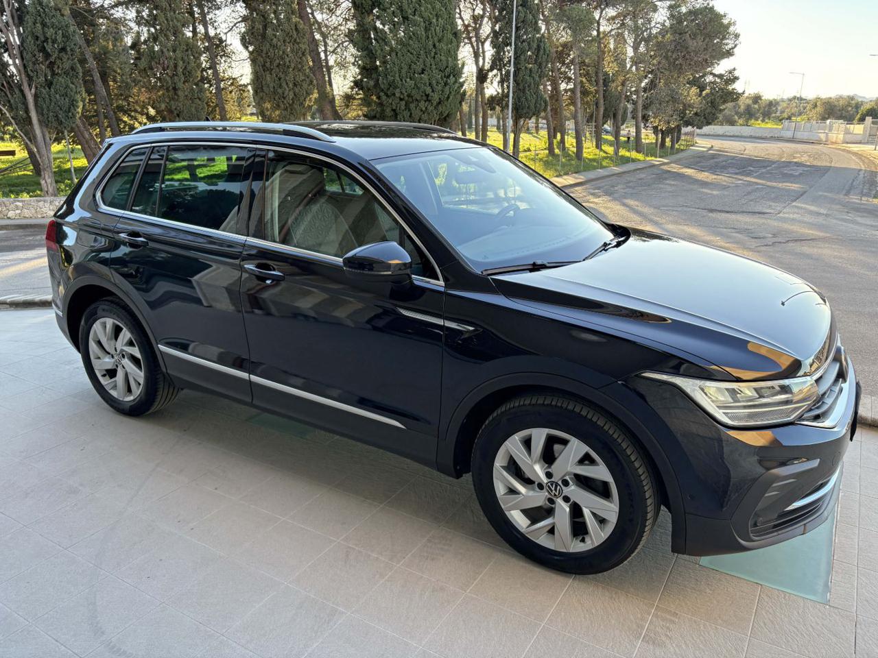 VOLKSWAGEN Tiguan 2.0 TDI 150 CV SCR DSG Life - 3