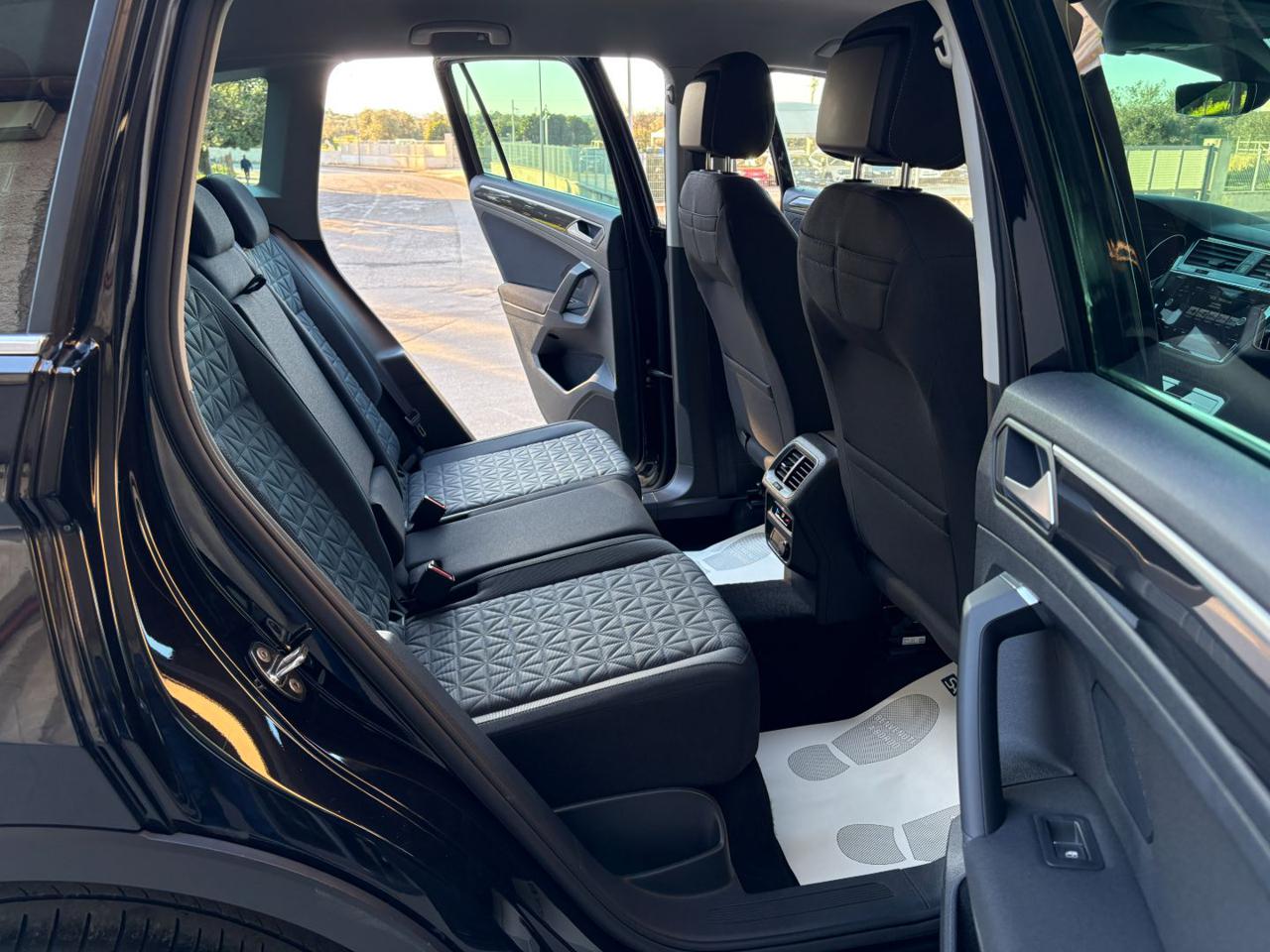 VOLKSWAGEN Tiguan 2.0 TDI 150 CV SCR DSG Life - 11