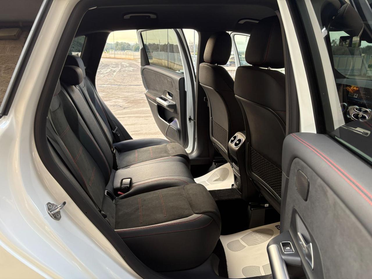 MERCEDES-BENZ B 180 d Automatic AMG Line Premium Pack Night - 10