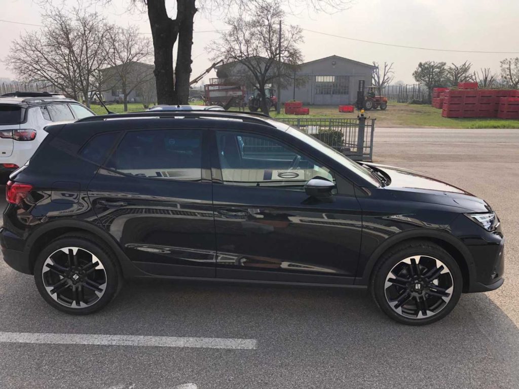 SEAT Arona 1.0 EcoTSI 115 CV Black Edition - 5