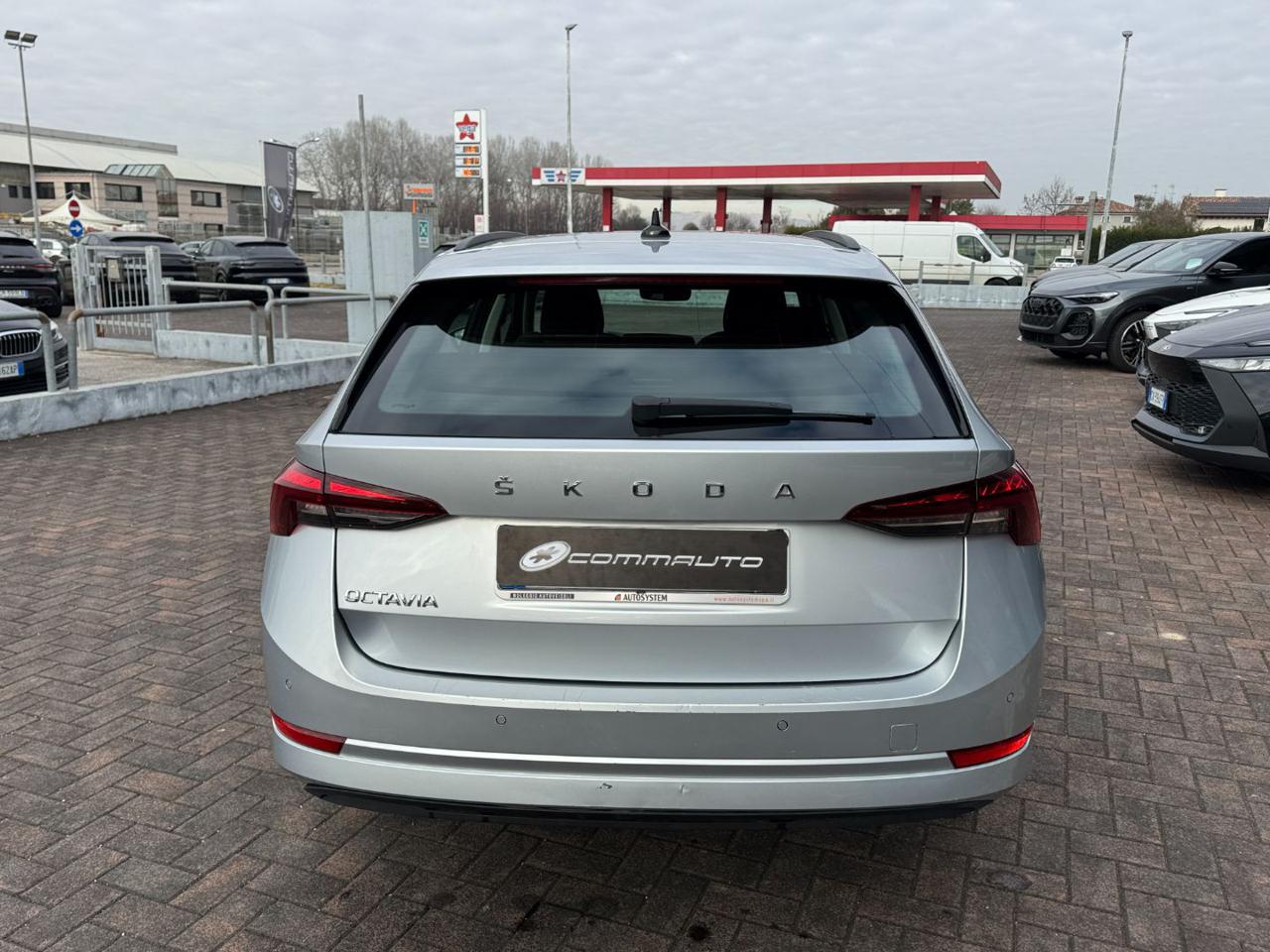 SKODA Octavia 2.0 TDI EVO SCR DSG Wagon Executive - 5