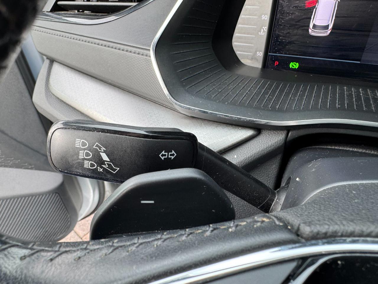 SKODA Octavia 2.0 TDI EVO SCR DSG Wagon Executive - 19