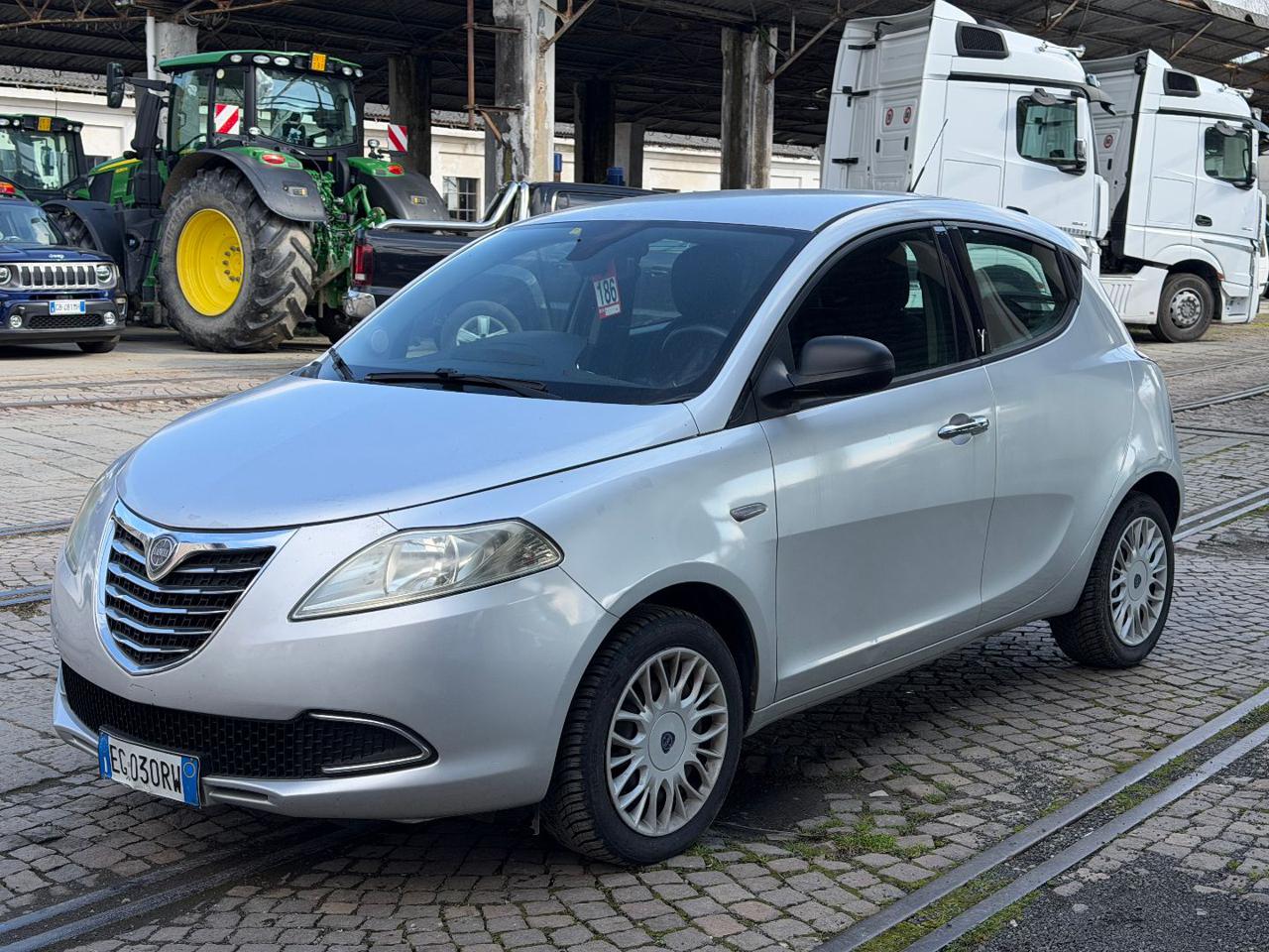 LANCIA Ypsilon 1.2 69 CV 5 porte S&S GOLD - 2