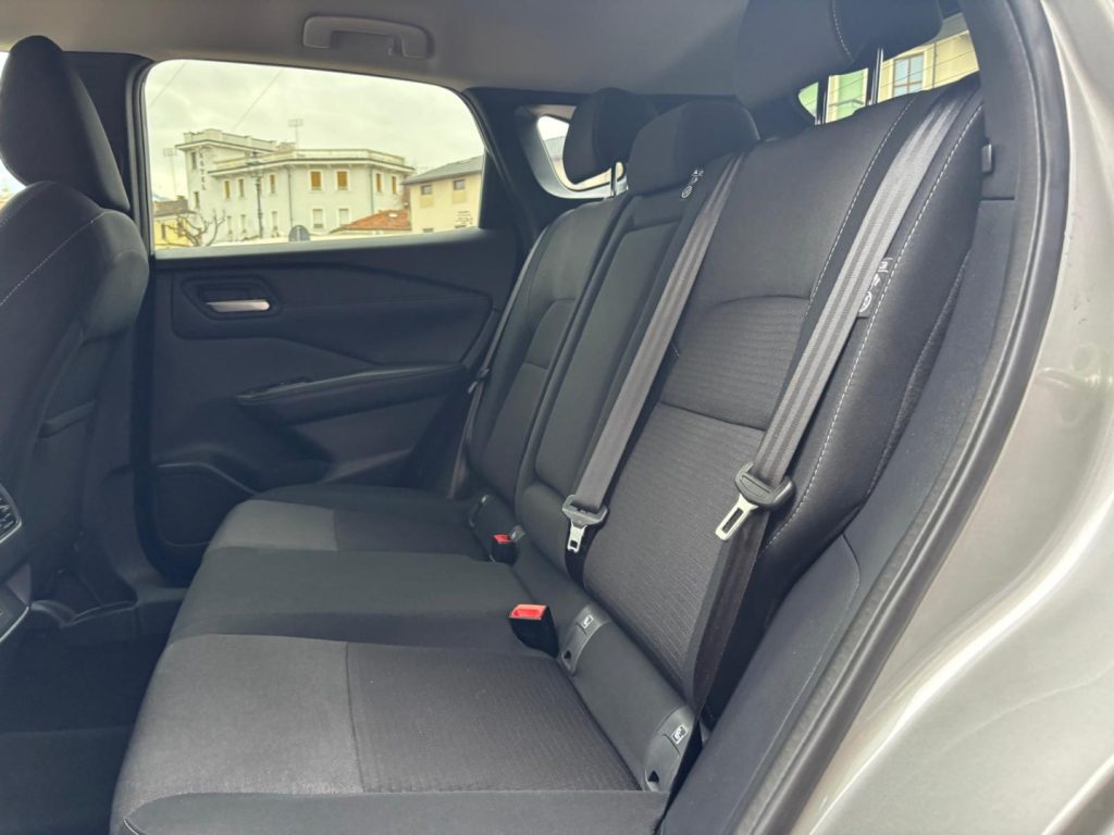 NISSAN Qashqai MHEV 140 CV N-Connecta - 23