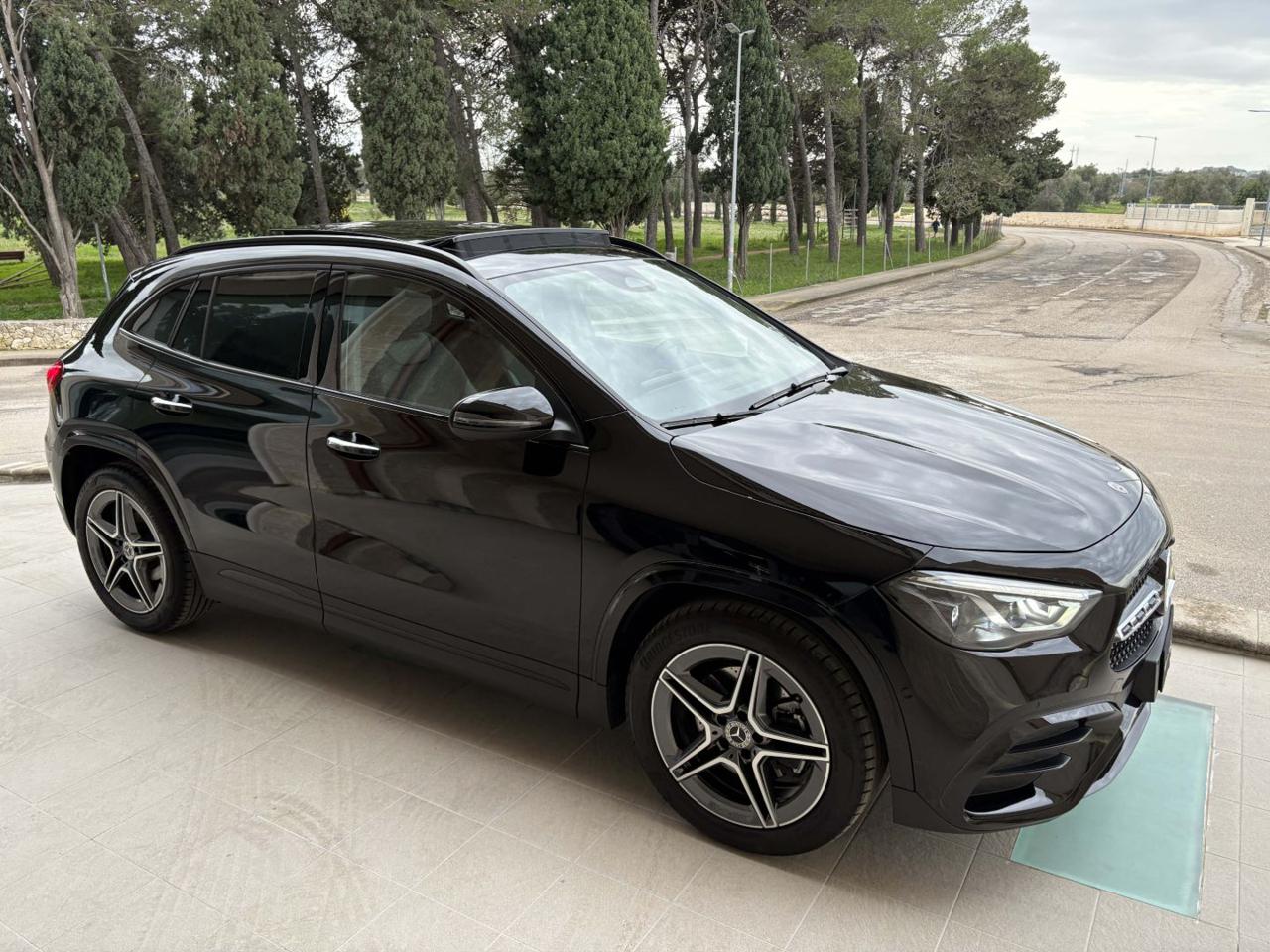 MERCEDES-BENZ GLA 200 d Automatic Premium Amg Pack Night-TETTO - 3