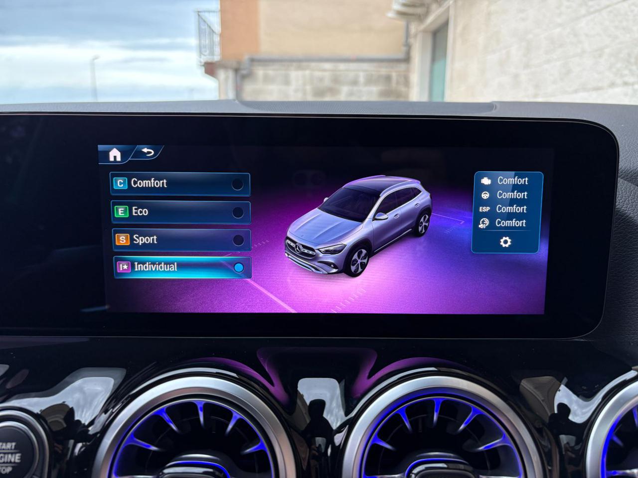 MERCEDES-BENZ GLA 200 d Automatic Premium Amg Pack Night-TETTO - 29