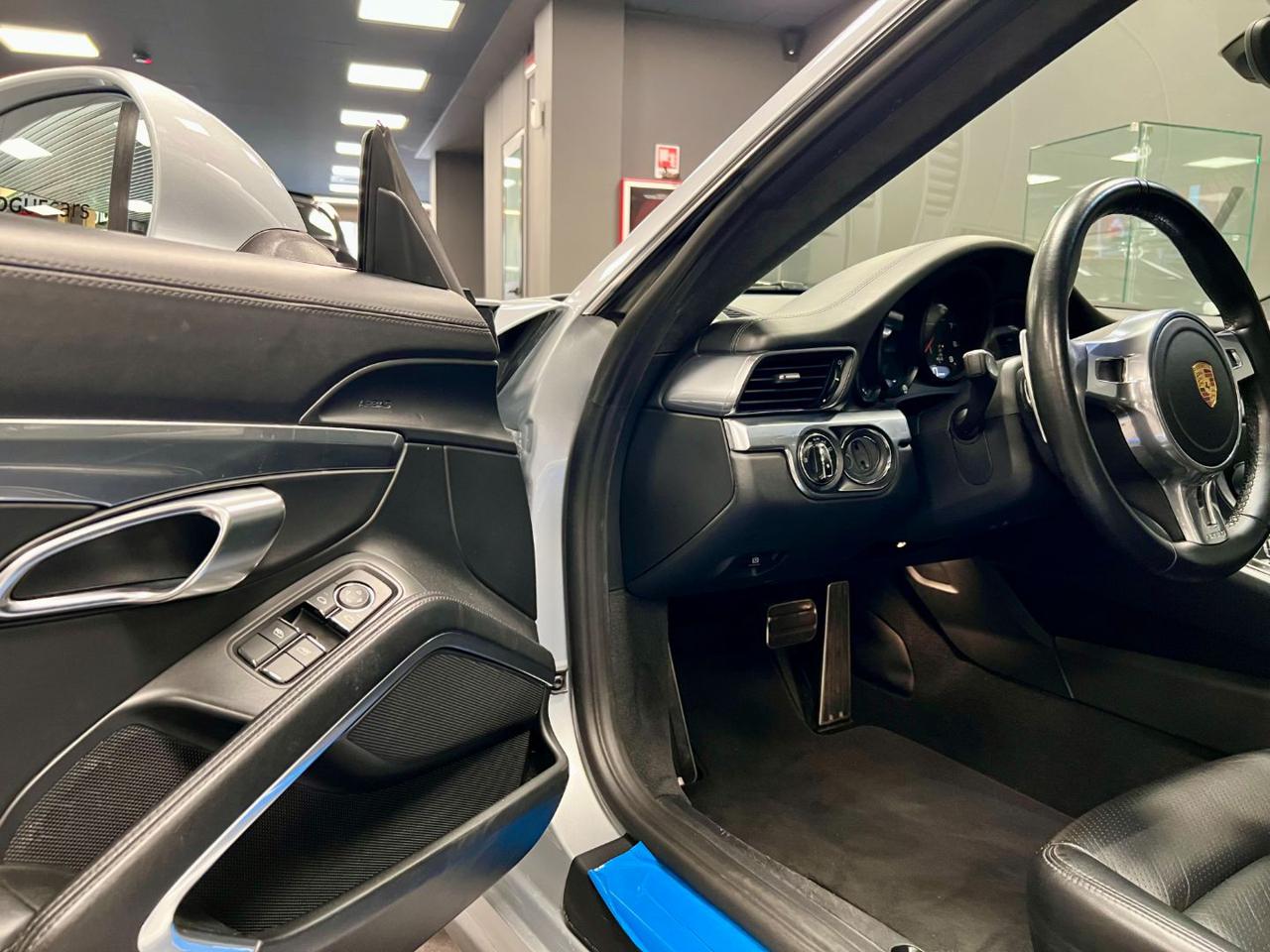 PORSCHE 911 3.4 Carrera 4 Coupé - 14