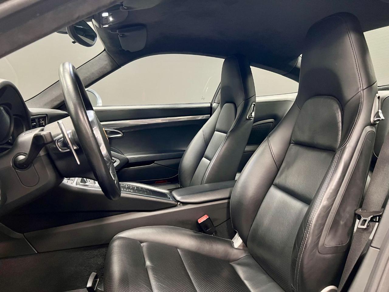 PORSCHE 911 3.4 Carrera 4 Coupé - 8