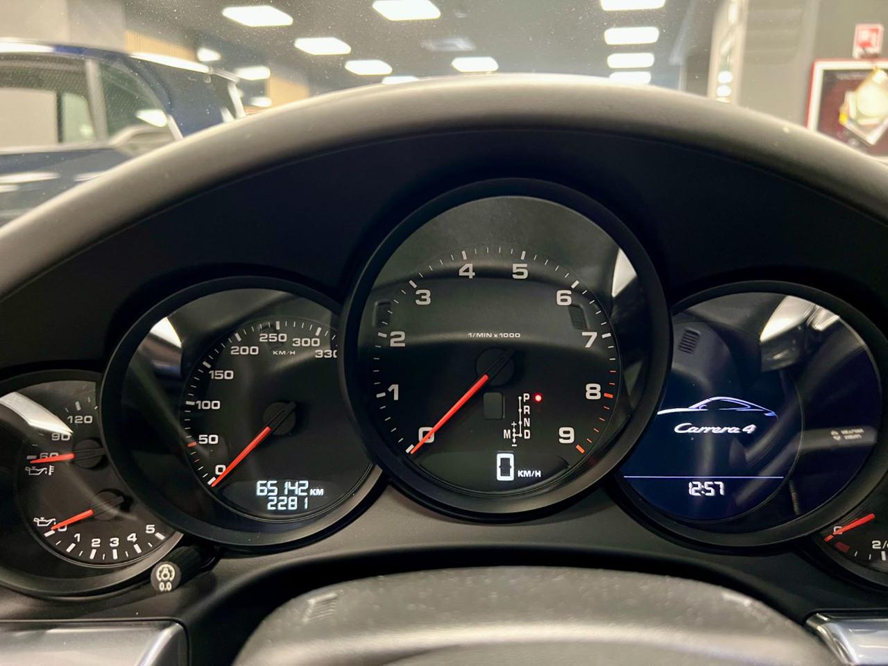 PORSCHE 911 3.4 Carrera 4 Coupé - 10