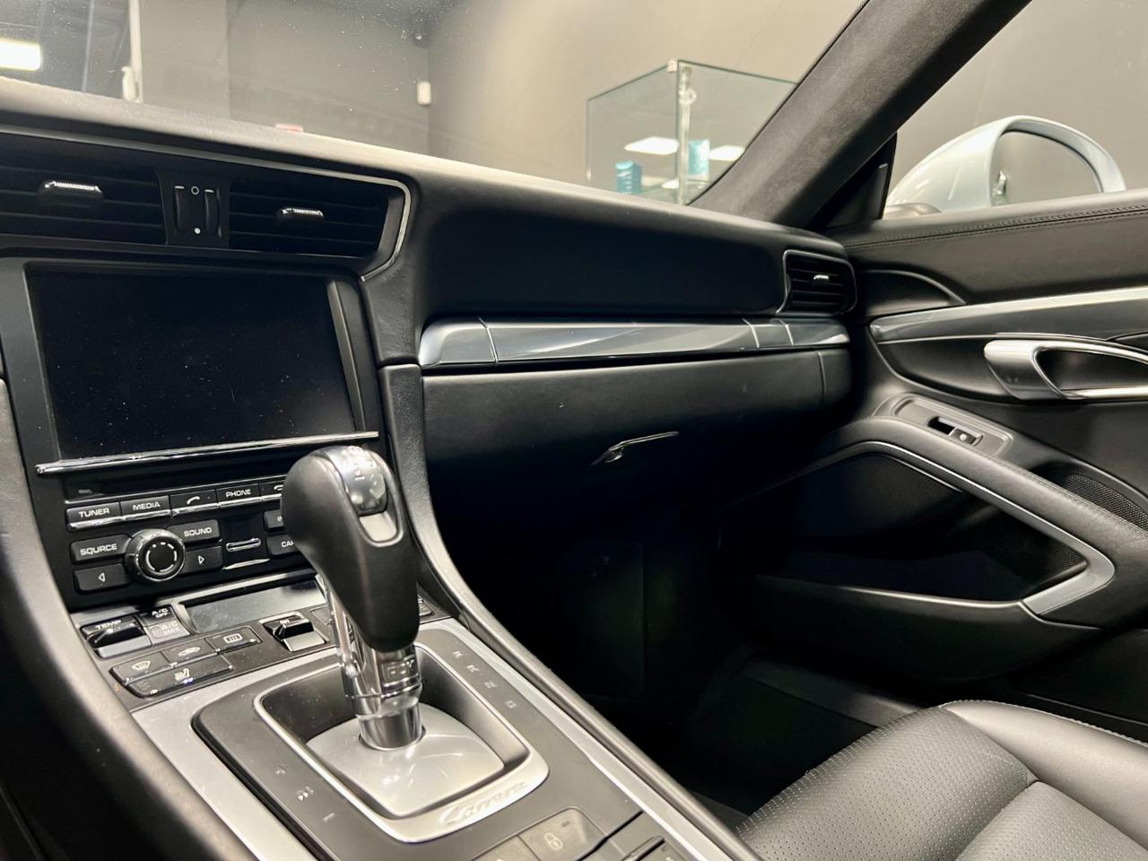 PORSCHE 911 3.4 Carrera 4 Coupé - 11