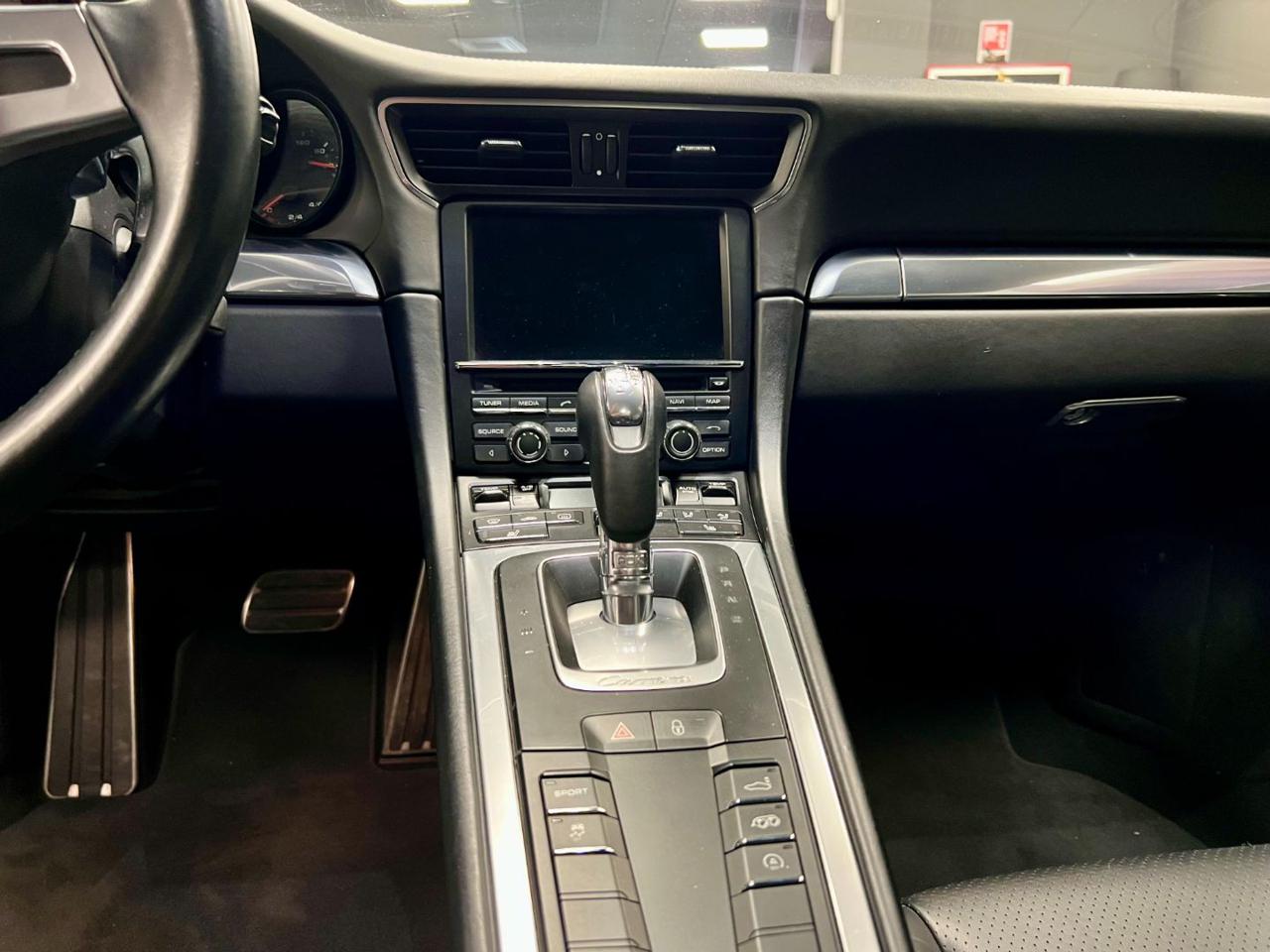 PORSCHE 911 3.4 Carrera 4 Coupé - 12