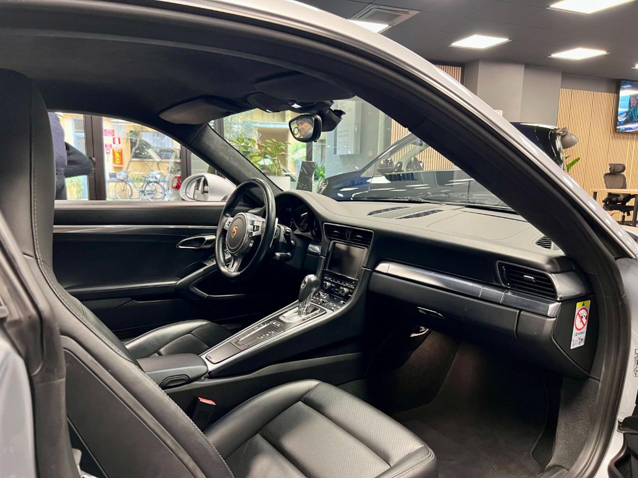 PORSCHE 911 3.4 Carrera 4 Coupé - 5